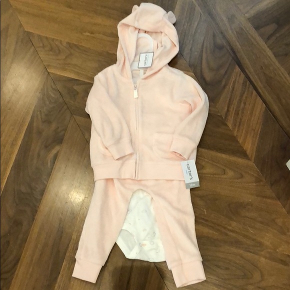 BNWT Carter’s Terry Cloth 3 Piece sweat suit